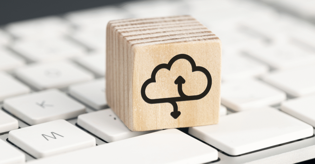 La migración de hosting en WordPress es un proceso que requiere cuidado, pero siguiendo estos pasos podrás hacerlo con seguridad. Planifica, realiza copias de seguridad y prueba la web antes de redirigir el dominio.